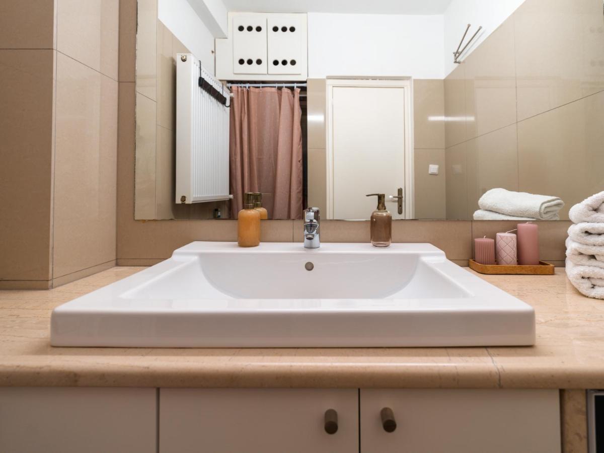 Marousi Cozy Apartment Athena Bagian luar foto