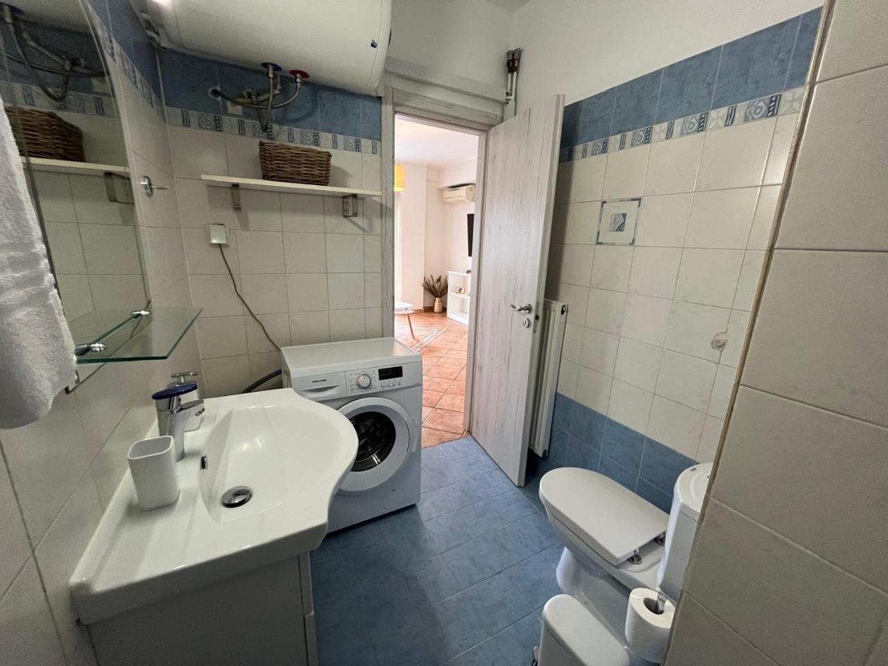 Marousi Cozy Apartment Athena Bagian luar foto